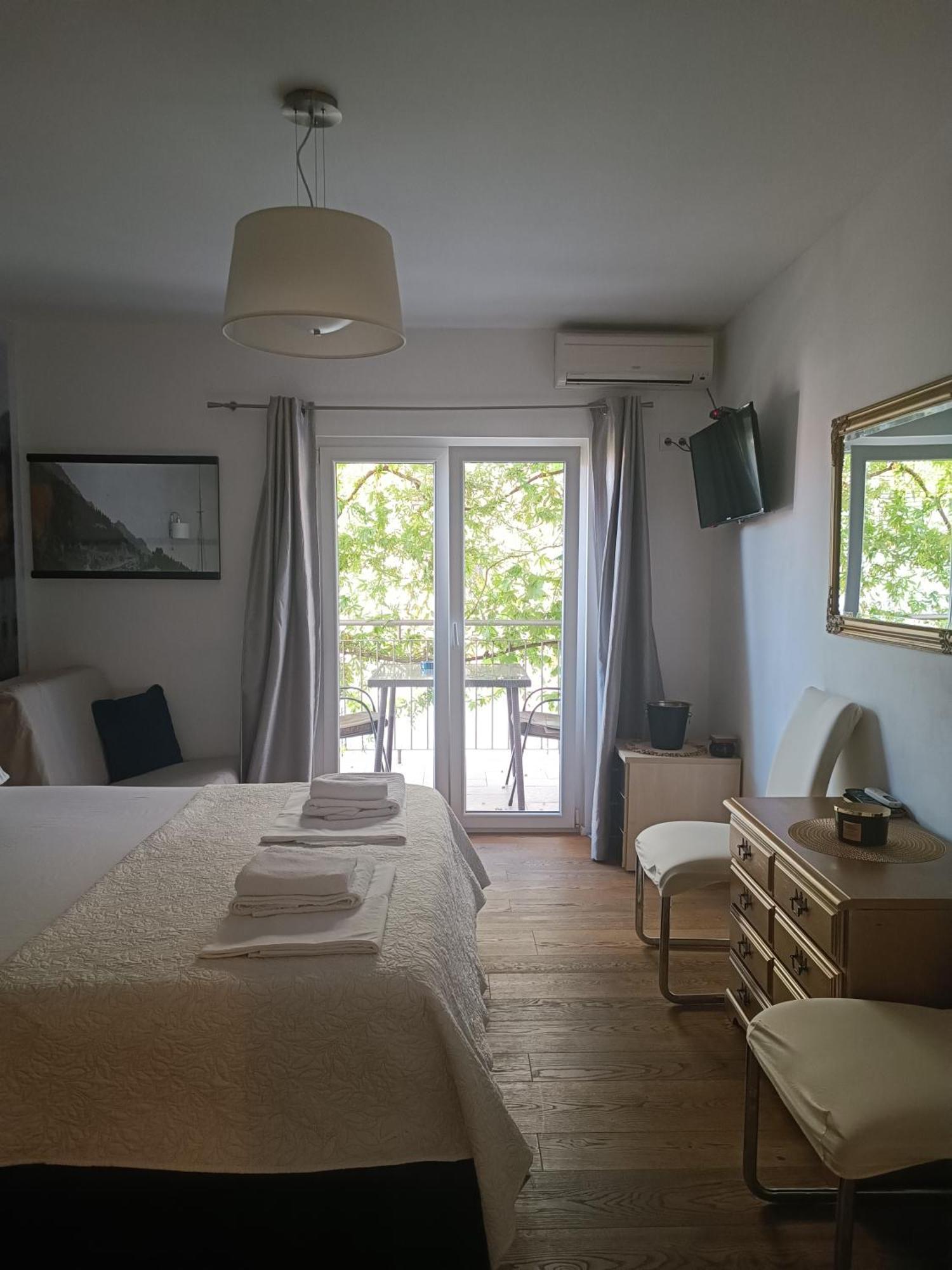 Old Port Appartement Baška Voda Kamer foto